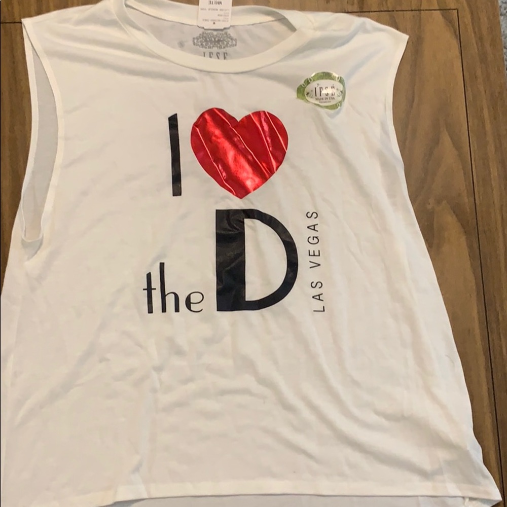 The D shirt